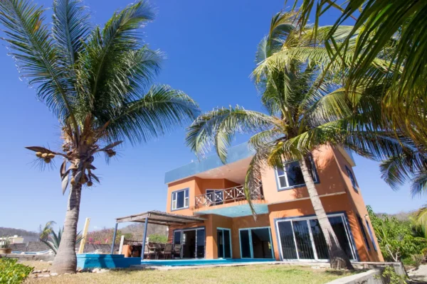 WATERFRONT HOME IN HUATULCO CASA DE LA ROCA
