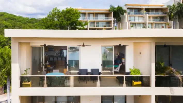 LUXURY PENTHOUSE WITH OCEAN VIEW