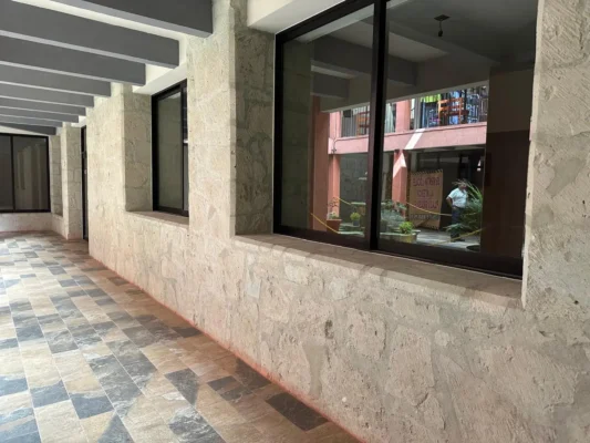 Local comercial listo para adaptaciones con giros de comidas y bebidas