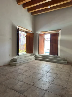 Locales en renta, esquina con 4 accesos al local