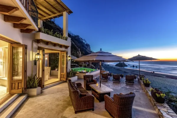 OCEANFRONT VILLA FOR SALE IN HUATULCO OAXACA