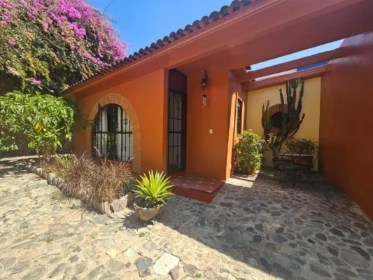 Furnished Bungalow in San Felipe del Agua. Oaxaca’s most prestigious and serene neighborhood.
